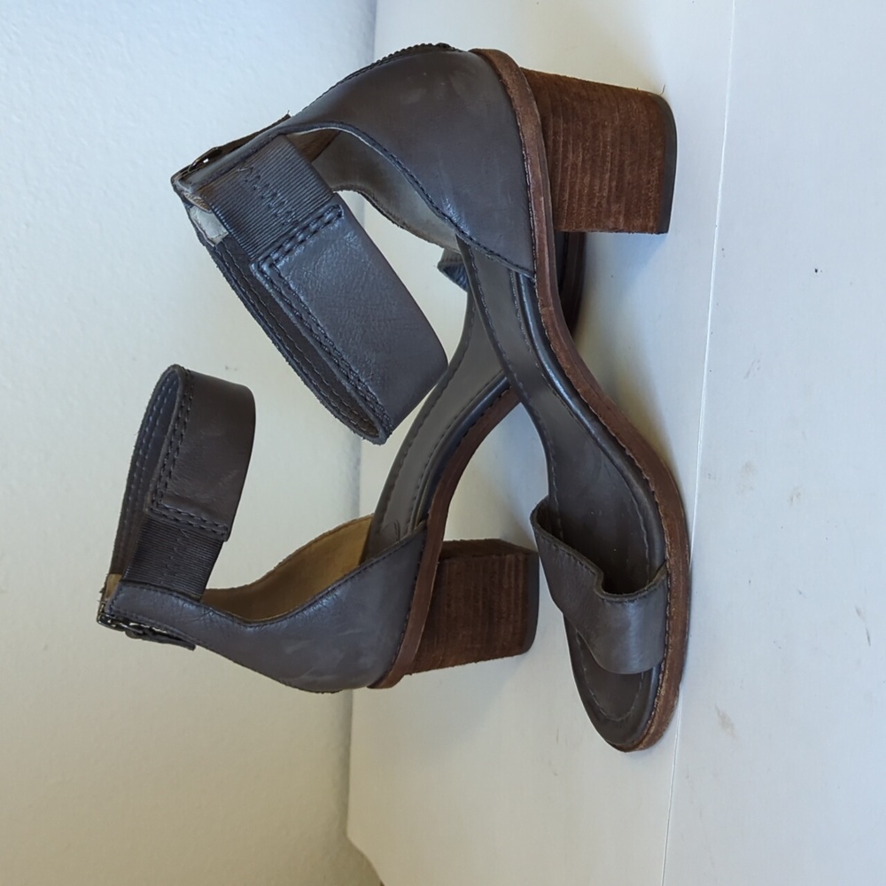 Frye Brielle Charcoal Grey Wooden Ankle Sandals - Size 8 - Picture 11 of 15